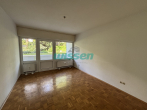 Schlafzimmer - Großzügige 2-Zimmer Wohnung mit Potenzial!
