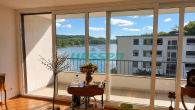 Zugang zur Loggia - Großzügige 2-Zimmer Wohnung mit Rheinblick
