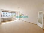 Wohnbereich - 3-Zimmer Wohnung mit schöner Loggia und Potential – Mit Einbauküche & TG-Stellplatz!
