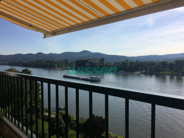 Logenblick auf den Rhein! Gepflegte frisch renovierte 2 Zimmer Wohnung!, 53424 Remagen, Etagenwohnung