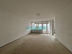 Wohnzimmer mit - Großzügige 3-Zimmer Wohnung im Zentrum! Tiefgaragenplatz inklusive!