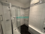 Badezimmer - Seniorengerechte 2-Zimmer Wohnung mit neuer Einbauküche!