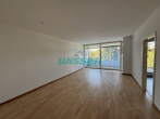 Wohn- und Esszimmer - Seniorengerechte 2-Zimmer Wohnung mit neuer Einbauküche!