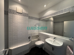 Badezimmer - Seniorengerechte 2-Zimmer Wohnung mit neuer Einbauküche!