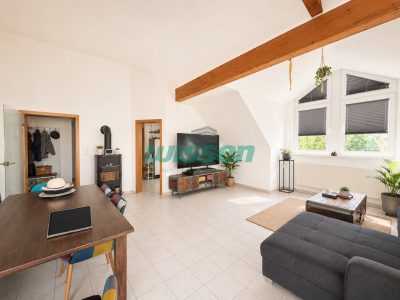 Zentrumsnahe 2-Zimmer Wohnung mit Einbauküche!, 53474 Bad Neuenahr, Dachgeschosswohnung