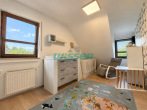 Kinderzimmer - Modernisiertes Einfamilienhaus mit Einliegerwohnung und schöner Aussicht!